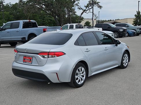 Used 2023 Toyota Corolla LE FWD image 5