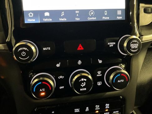 Used 2022 RAM 2500 Big Horn w/ Level C Equiment Group AWD/4WD image 26