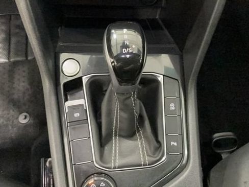 Certified 2024 Volkswagen Tiguan SE R-Line AWD/4WD image 19