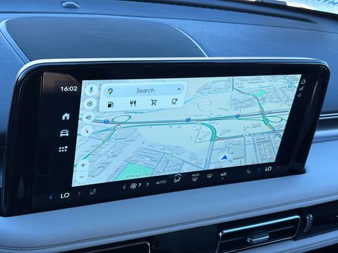 New 2026 Lincoln Aviator 2WD image 4