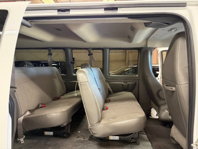 Used 2025 Chevrolet Express 3500 LT w/ LT Preferred Equipment Group RWD image 23