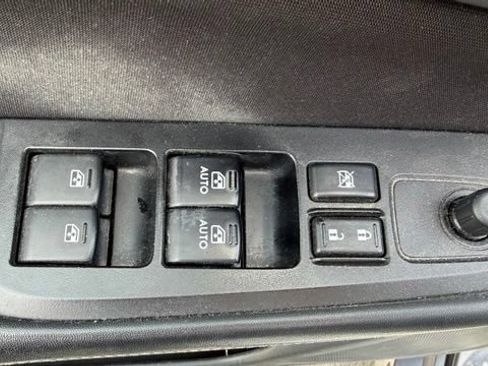 Used 2015 Subaru Legacy 2.5i Premium AWD/4WD image 9