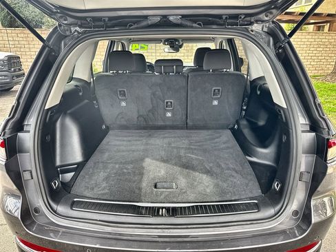 Certified 2024 Jeep Grand Cherokee Laredo image 20