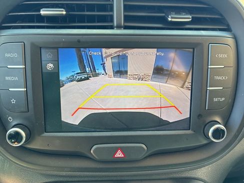 Certified 2025 Kia Soul LX FWD image 32