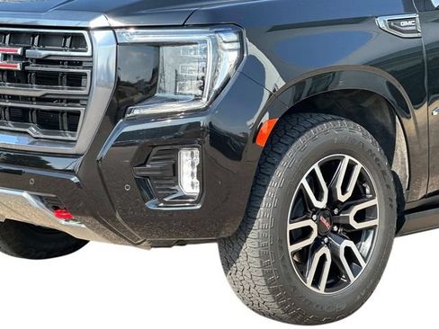Used 2023 GMC Yukon AT4 w/ AT4 Premium Package AWD/4WD image 7