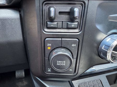 Used 2023 Ford F250 Lariat w/ Sport Appearance Package AWD/4WD image 26