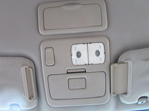 Used 2001 Toyota Sienna LE image 30