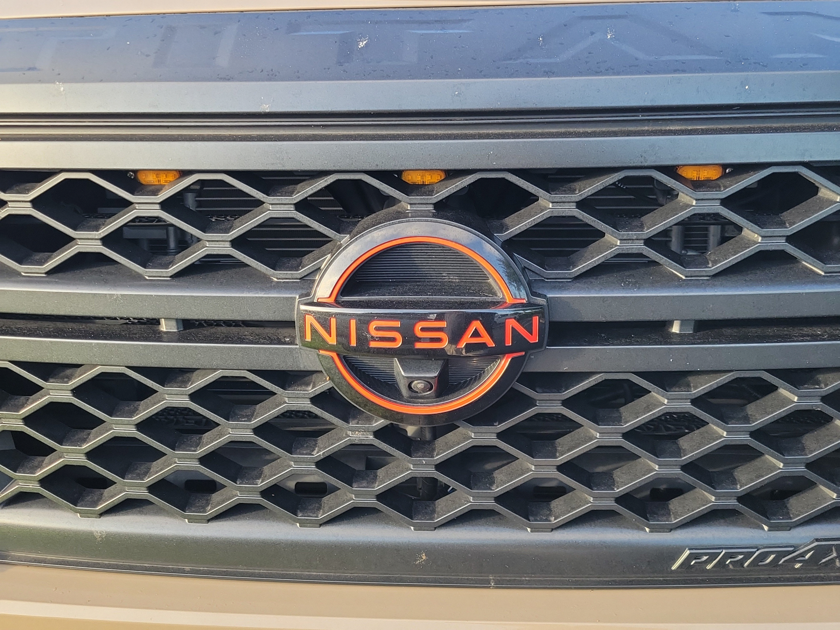 Used 2024 Nissan Titan PRO-4X w/ Pro-4x Convenience Package AWD/4WD image 9