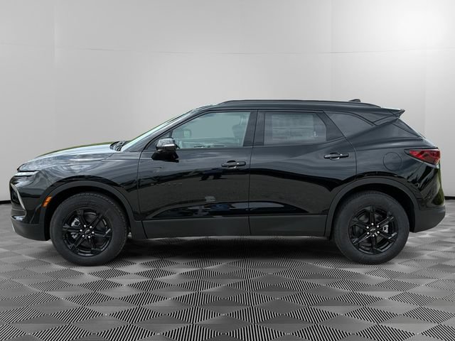New 2026 Chevrolet Blazer LT w/ Sound & Technology Package AWD/4WD image 2