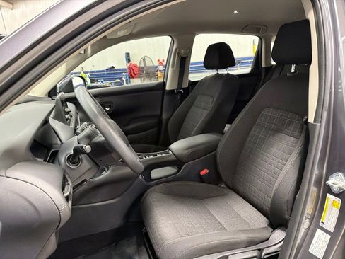Used 2023 Honda HR-V LX image 14
