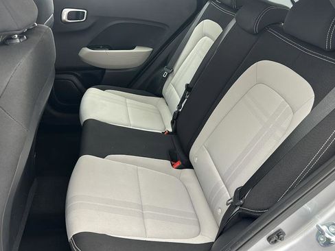 Used 2025 Hyundai Venue SEL FWD image 10