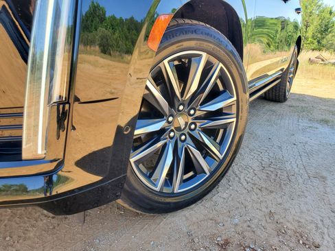 Used 2021 Cadillac Escalade Sport w/ Driver Assist Tech Package AWD/4WD image 4