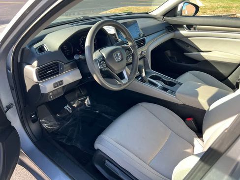 Used 2018 Honda Accord LX image 2