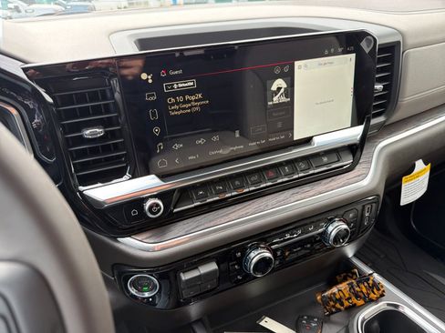 New 2026 GMC Sierra 1500 SLT image 17