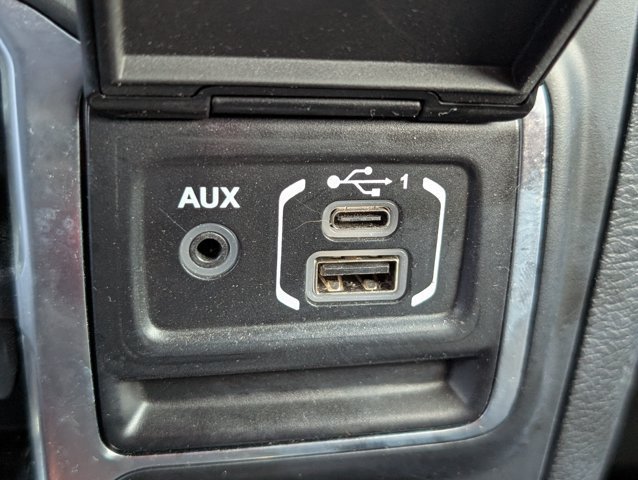 Used 2019 Jeep Wrangler Unlimited Sahara w/ Uconnect 4C Nav & Sound Group AWD/4WD image 22