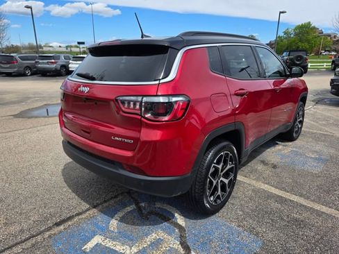 Used 2025 Jeep Compass Limited AWD/4WD image 4