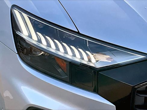 Used 2022 Audi Q8 Prestige image 29