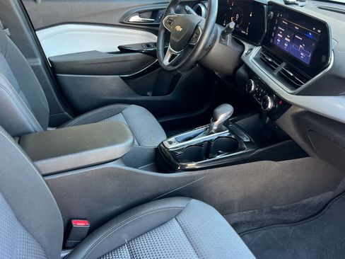 Used 2024 Chevrolet Trax LT w/ Driver Confidence Package image 19