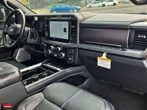 Used 2026 Ford F450 Platinum w/ FX4 Off-Road Package AWD/4WD image 32