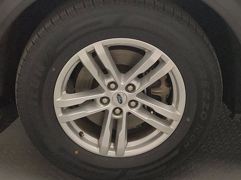 Used 2021 Ford Explorer XLT w/ Equipment Group 202A image 31