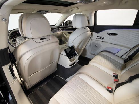 Used 2023 Bentley Flying Spur Azure image 47