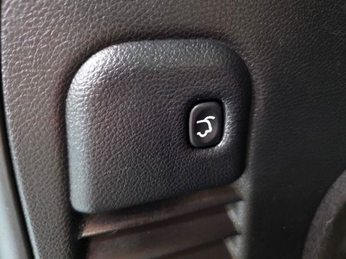 Used 2019 Jeep Grand Cherokee Altitude AWD/4WD image 22