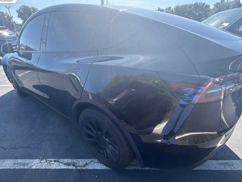 Used 2022 Tesla Model Y Long Range AWD/4WD image 6