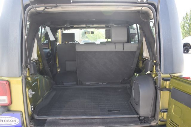 Used 2010 Jeep Wrangler Unlimited Rubicon AWD/4WD image 19
