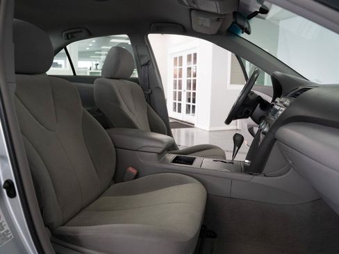 Used 2009 Toyota Camry FWD image 11