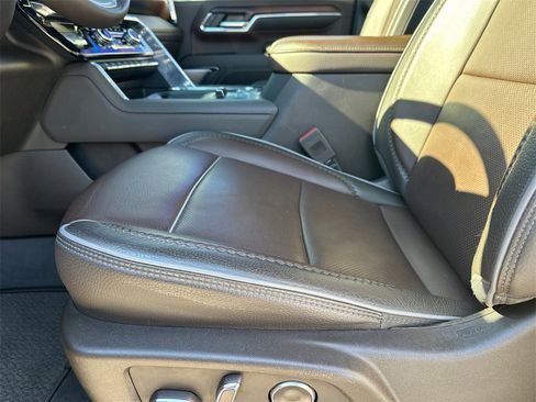 Used 2024 GMC Sierra 2500 Denali w/ Denali Reserve Package image 10