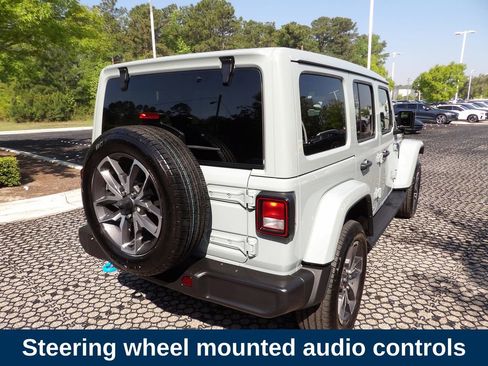 Used 2024 Jeep Wrangler Unlimited AWD/4WD image 6