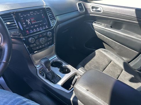 Used 2021 Jeep Grand Cherokee Laredo X image 31
