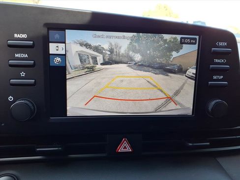 Used 2025 Hyundai Elantra Sport image 9