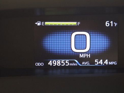 Used 2022 Toyota Prius LE image 17