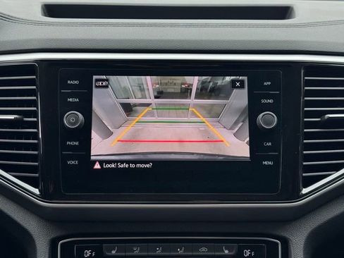 Used 2023 Volkswagen Atlas SE AWD/4WD image 4