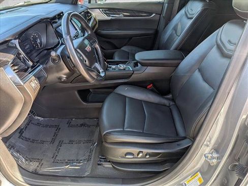 Used 2021 Cadillac XT6 Premium Luxury FWD image 16