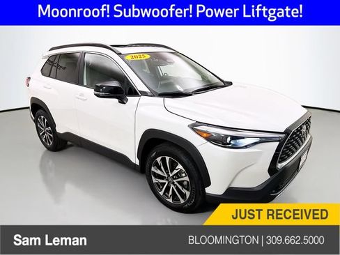 Used 2025 Toyota Corolla Cross XLE w/ Convenience Package FWD image 1