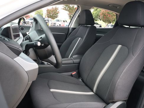 Used 2024 Hyundai Sonata SEL FWD image 30