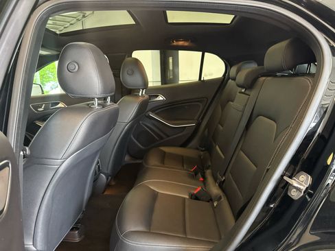 Used 2018 Mercedes-Benz GLA 250 4MATIC image 12