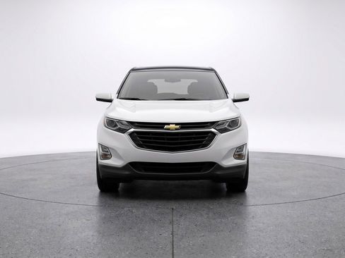 Used 2025 Chevrolet Equinox LT FWD image 2