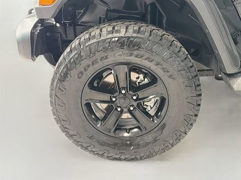 Used 2019 Jeep Wrangler Unlimited Sahara image 27