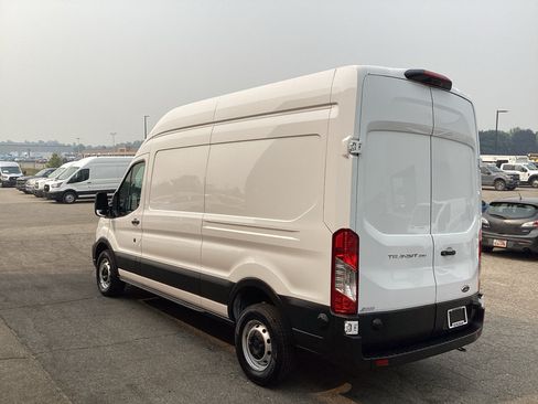 Used 2024 Ford Transit 250 148 High Roof RWD image 4