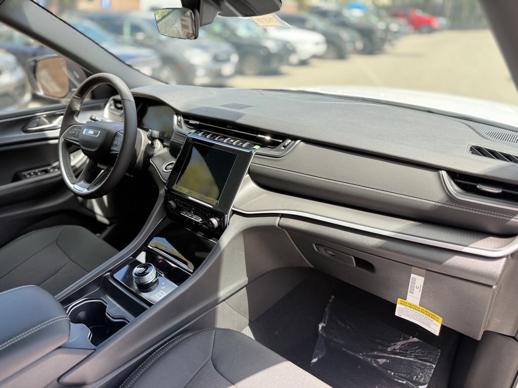New 2026 Jeep Grand Cherokee Laredo X AWD/4WD image 19