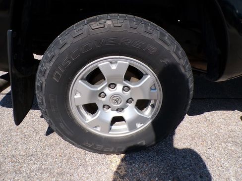 Used 2014 Toyota Tacoma 4x4 Double Cab w/ SR5 Package image 21