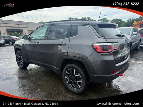 Used 2019 Jeep Compass Trailhawk AWD/4WD image 4