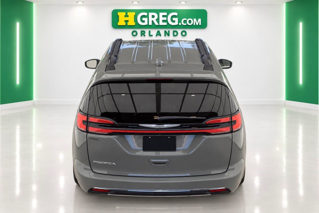 Used 2022 Chrysler Pacifica Touring-L FWD image 8
