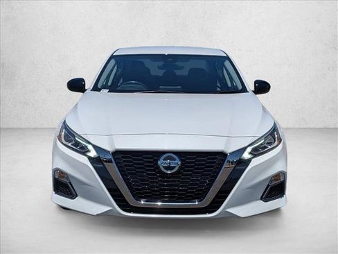 Used 2022 Nissan Altima 2.5 SR FWD image 2