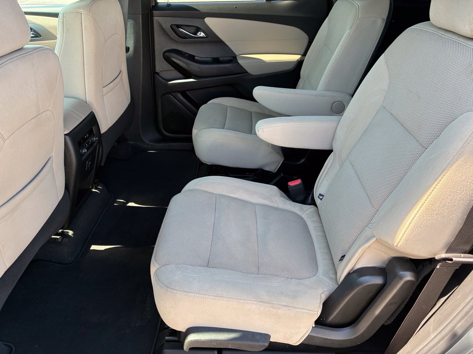 Used 2023 Chevrolet Traverse LT w/ LPO, Cargo Package AWD/4WD image 15