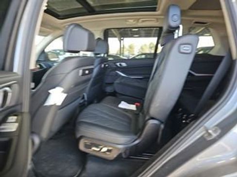 Used 2025 BMW X7 xDrive40i AWD/4WD image 7