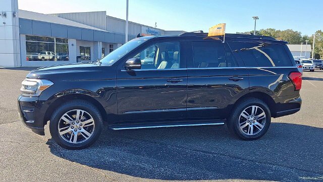 Certified 2023 Ford Expedition XLT AWD/4WD image 4